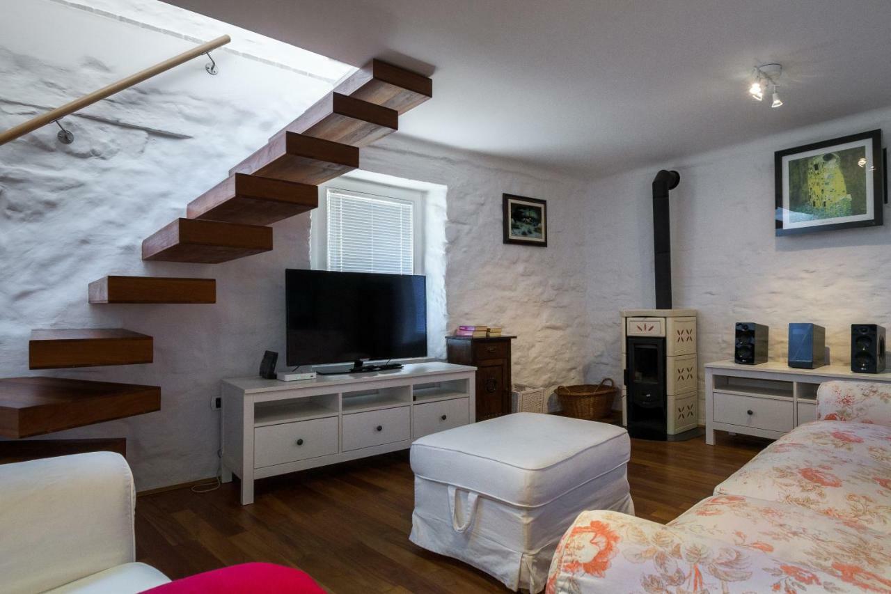 Sebastijan Apartma